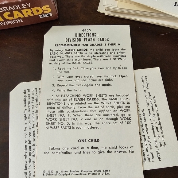 Vintage 1975 Made in USA Milton Bradley Flash Cards, Division, Grades 3 Thru 6 - Picture 9 of 12